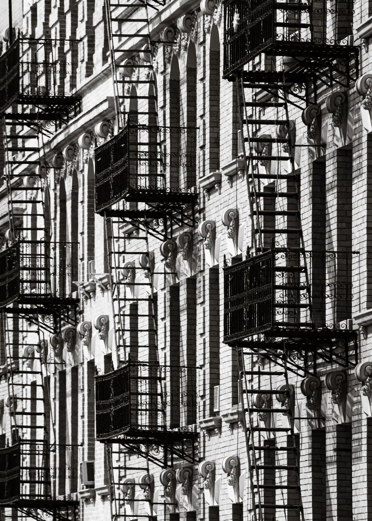 Poster New York 9, zwart-wit stadsfotografie met stedelijke skyline ingelijst
