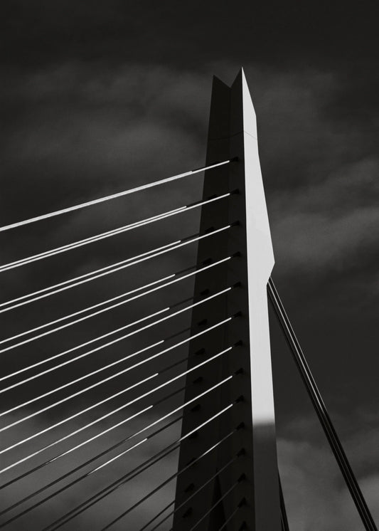 Poster Rotterdam 5, zwart-wit stadsfotografie met stedelijke skyline ingelijst