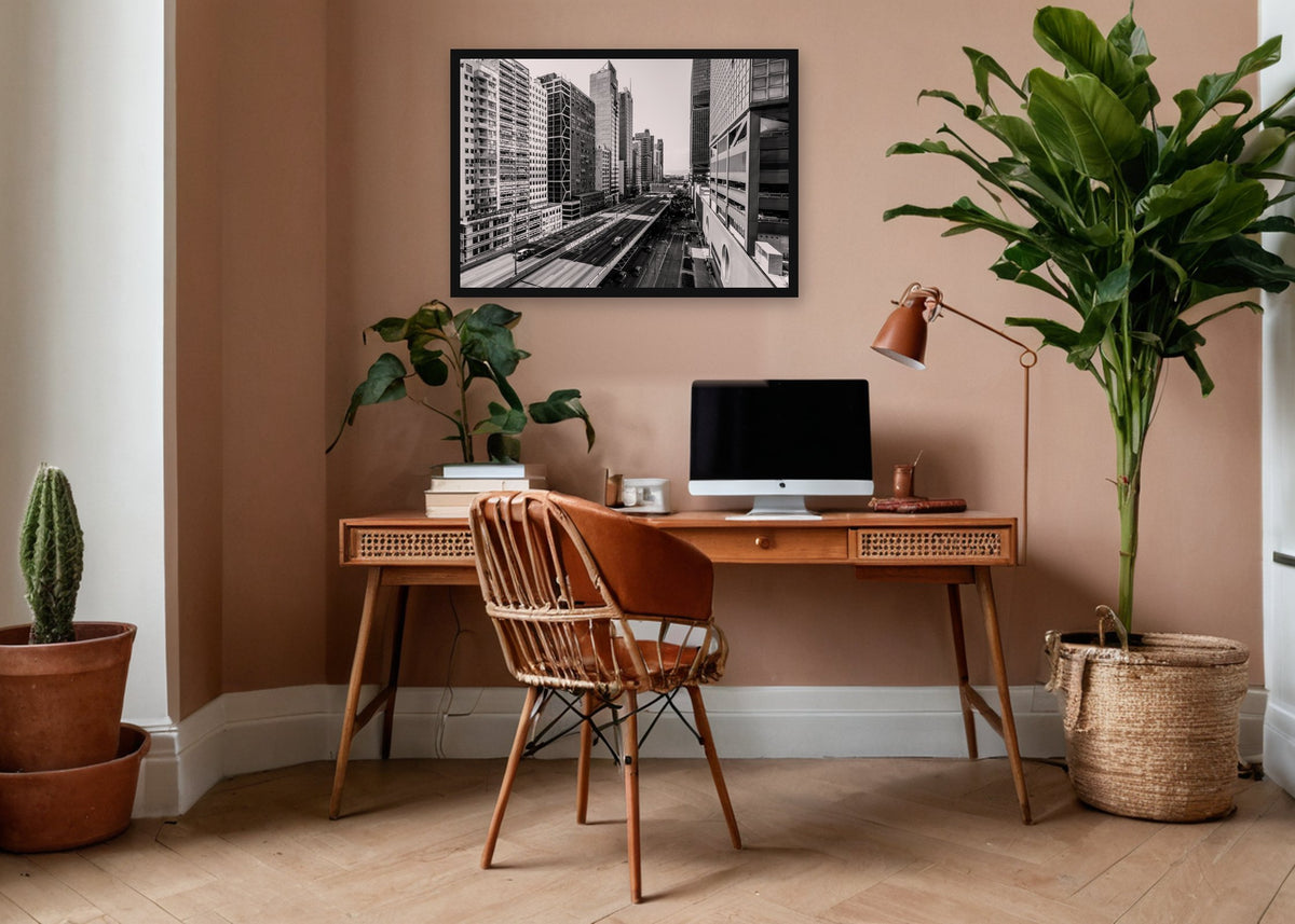 Poster Hongkong 33 ingelijst aan de muur in een kantoor