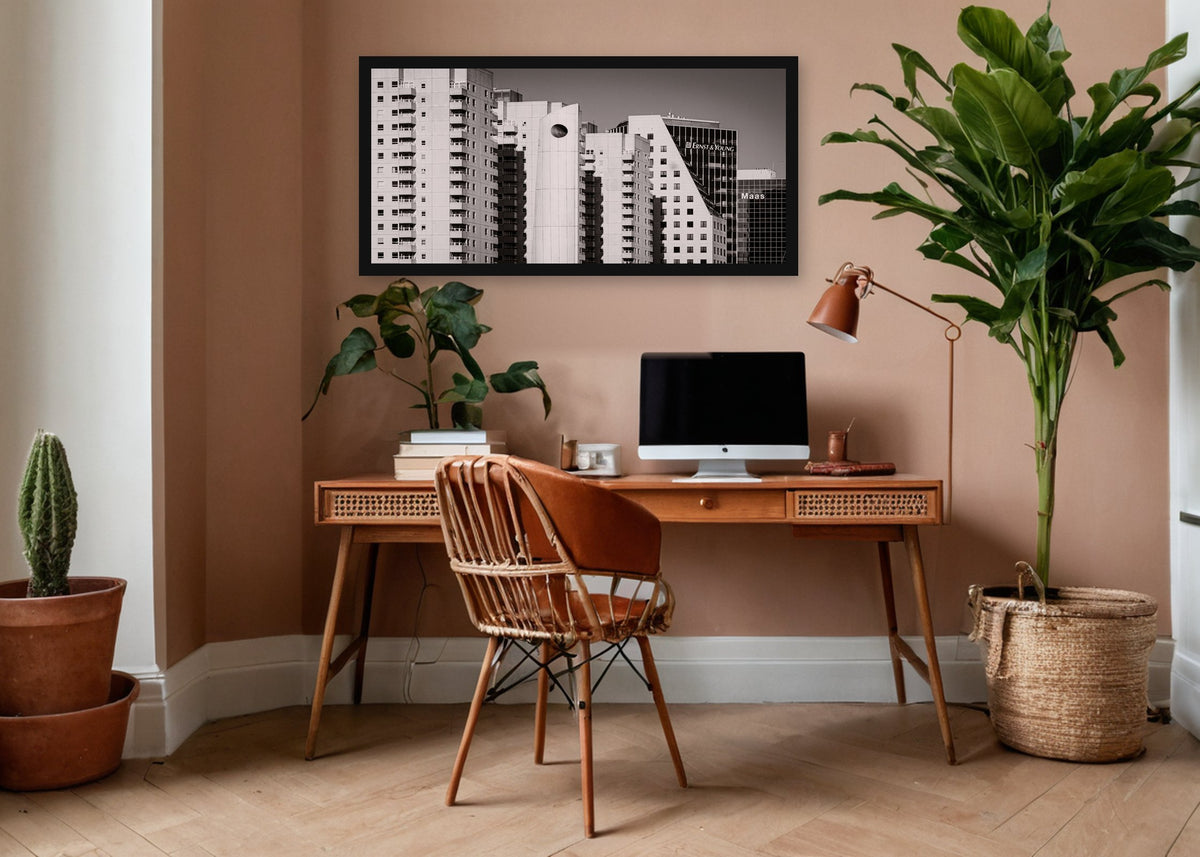 Poster Rotterdam 27 ingelijst aan de muur in een kantoor