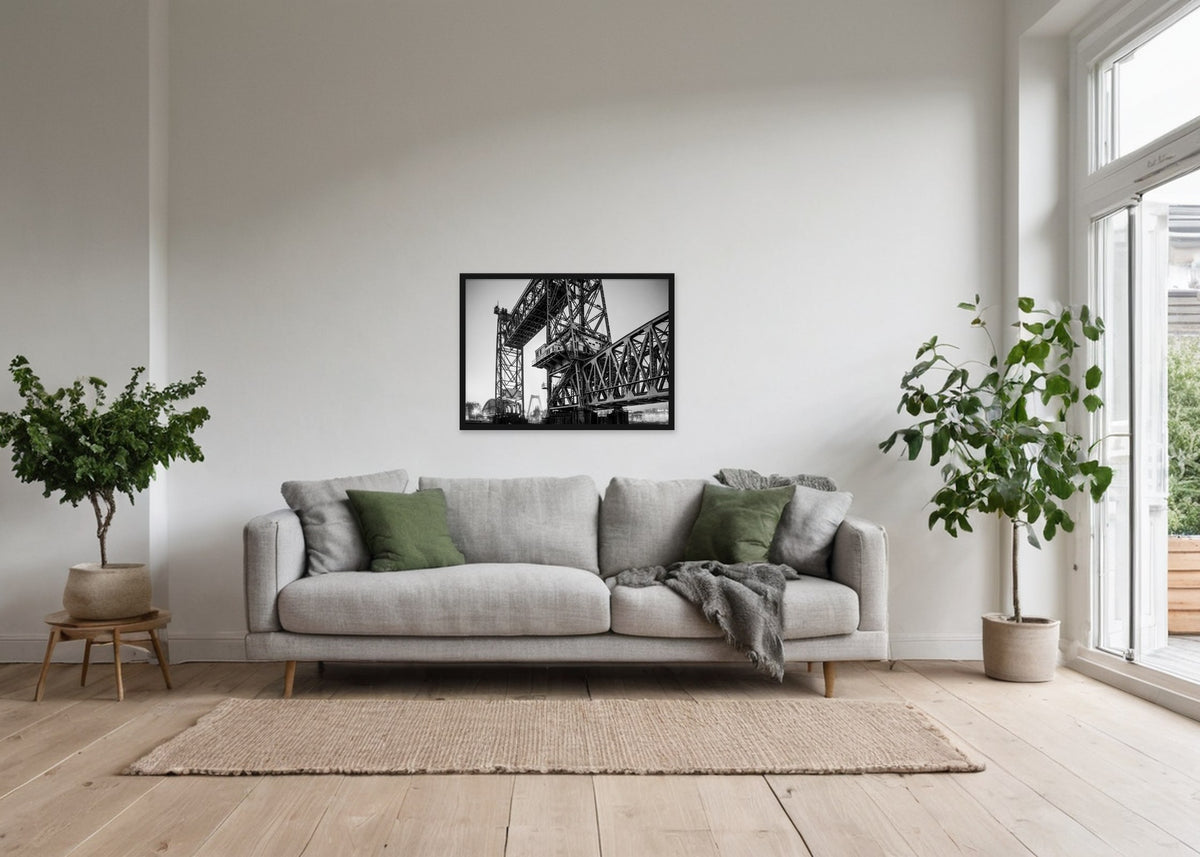 Poster Rotterdam 2 stadsfotografie ingelijst aan de muur in een woonkamer