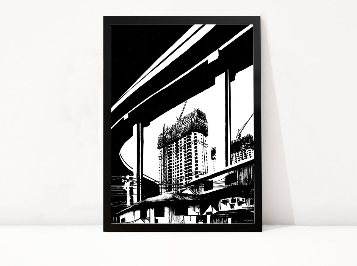 Poster Shanghai Highway ingelijst, zwart-wit inkttekening van een toren in aanbouw onder een snelweg