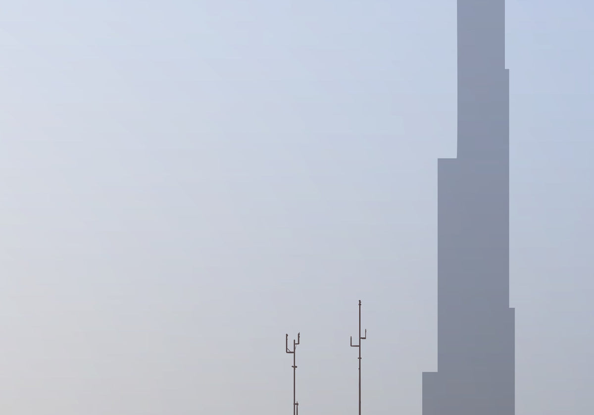 Detail van de Dubai Dawn poster met de torens in de nevel