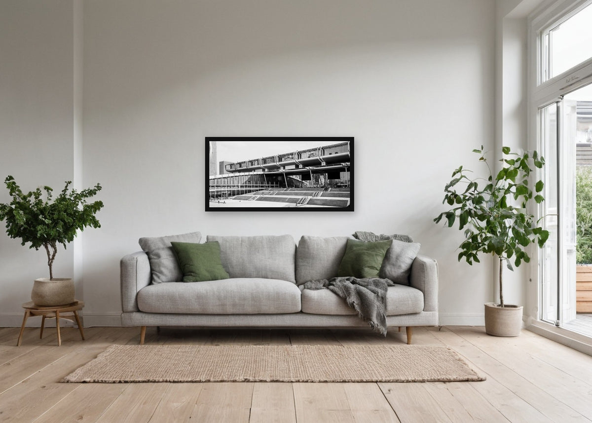 Poster Shenzhen 8 ingelijst aan de muur in een woonkamer