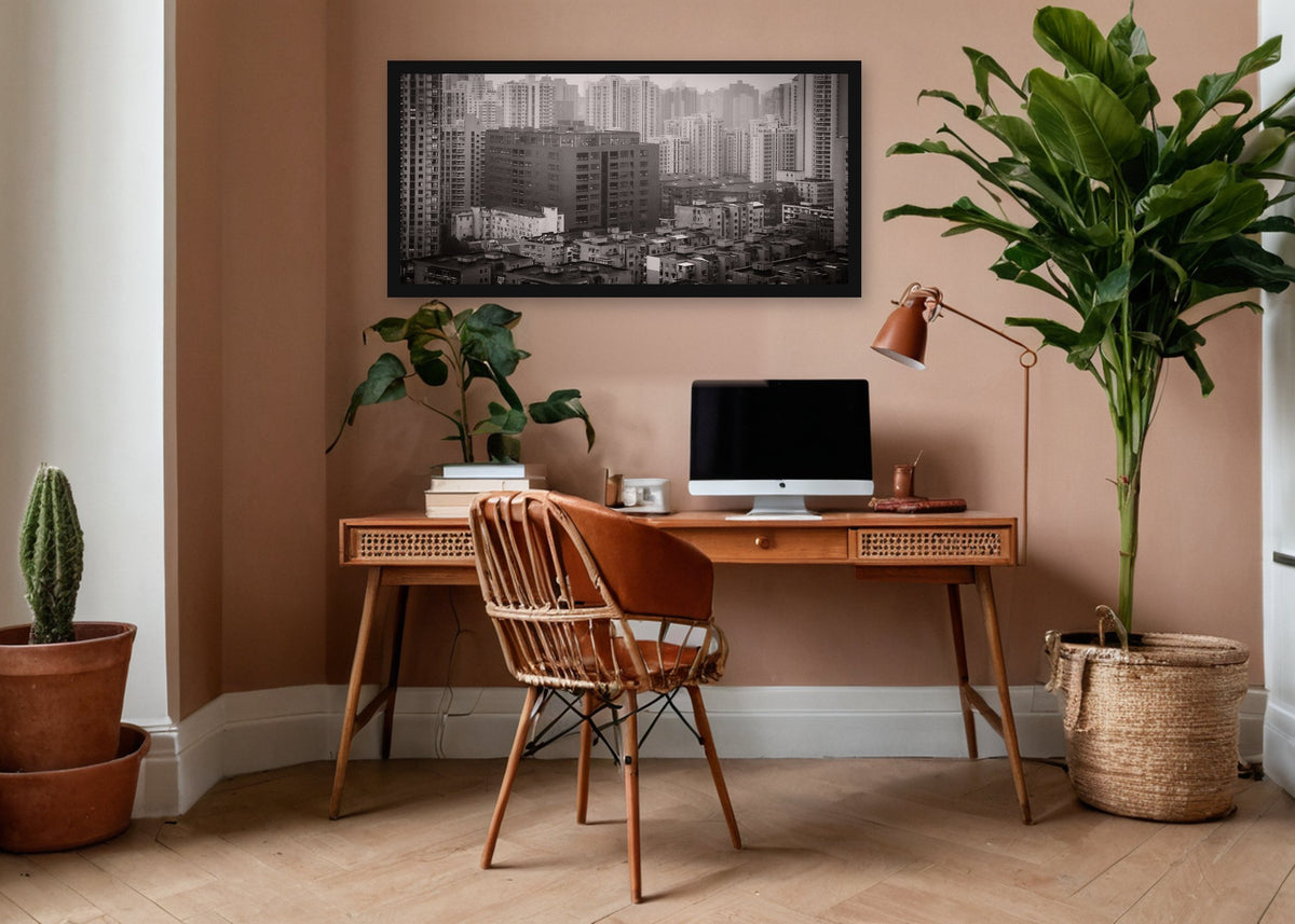 Poster Shanghai 2 ingelijst aan de muur in een kantoor