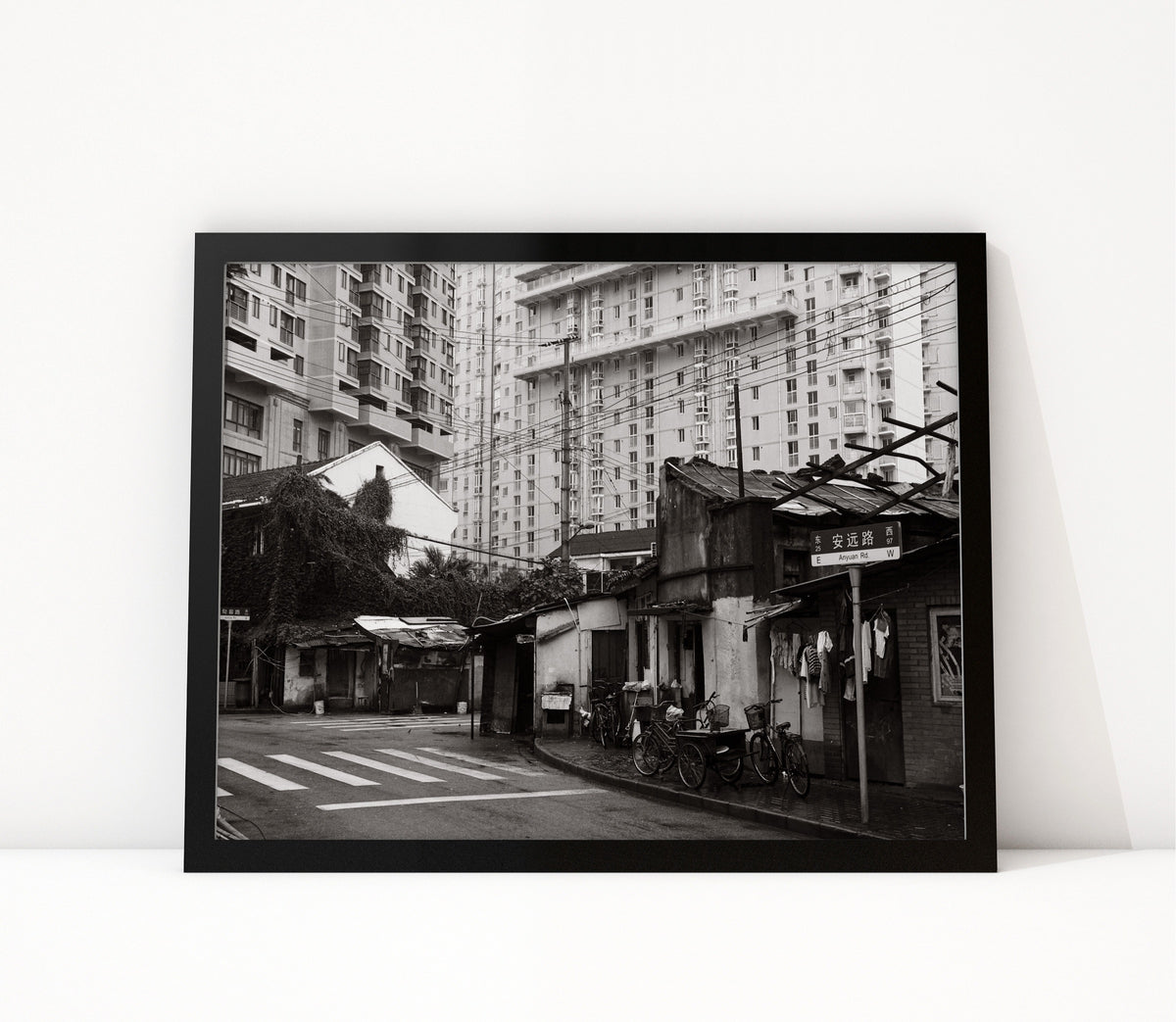 Poster Shanghai 5 ingelijst, zwart-wit stadsfotografie uit Shanghai