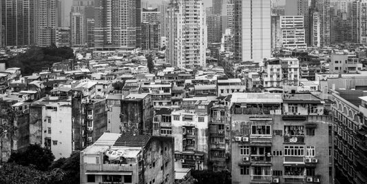Macau 6 poster, zwart-wit foto van woontorens in Macau
