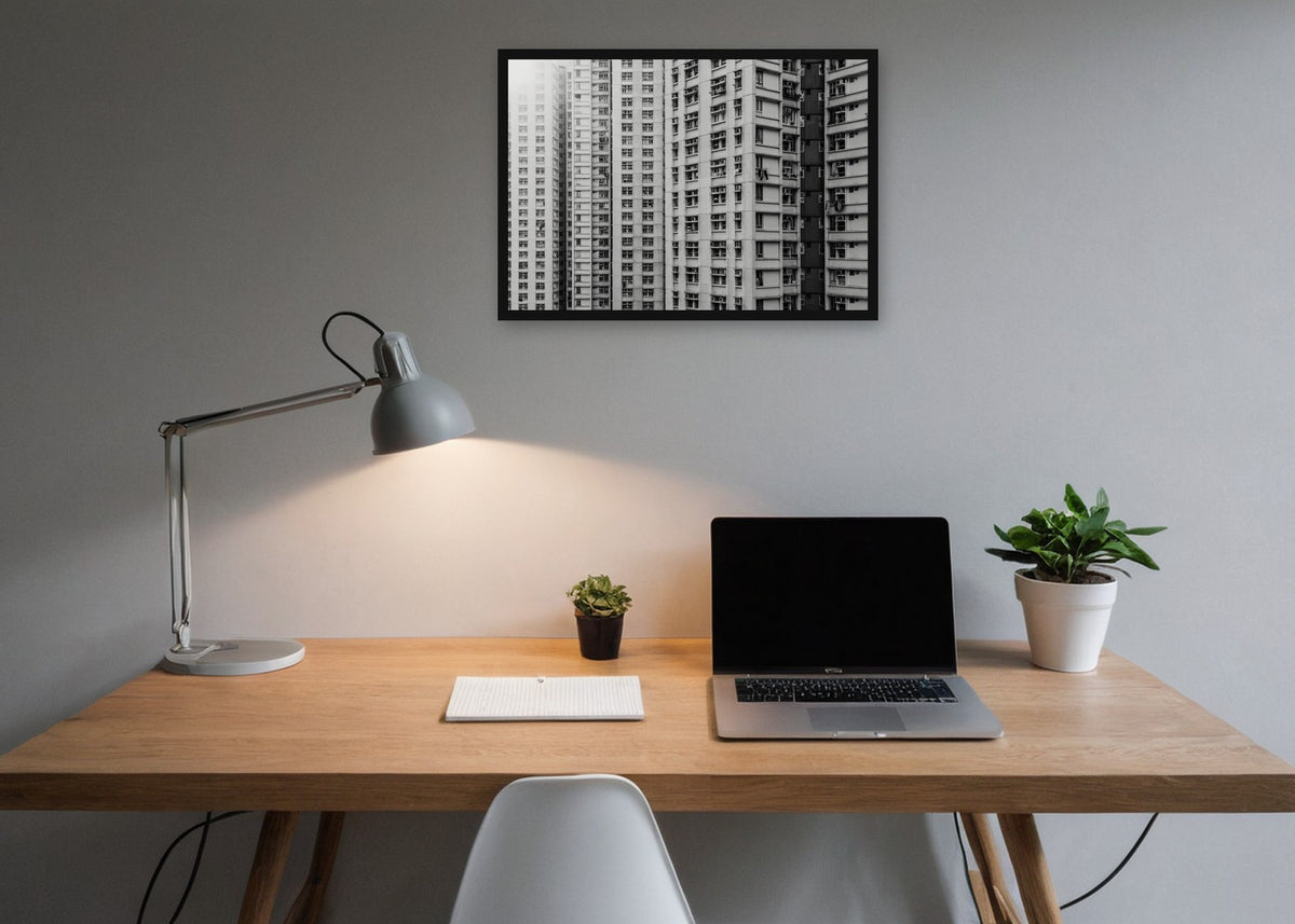 Poster Hongkong 24 ingelijst aan de muur in een kantoor