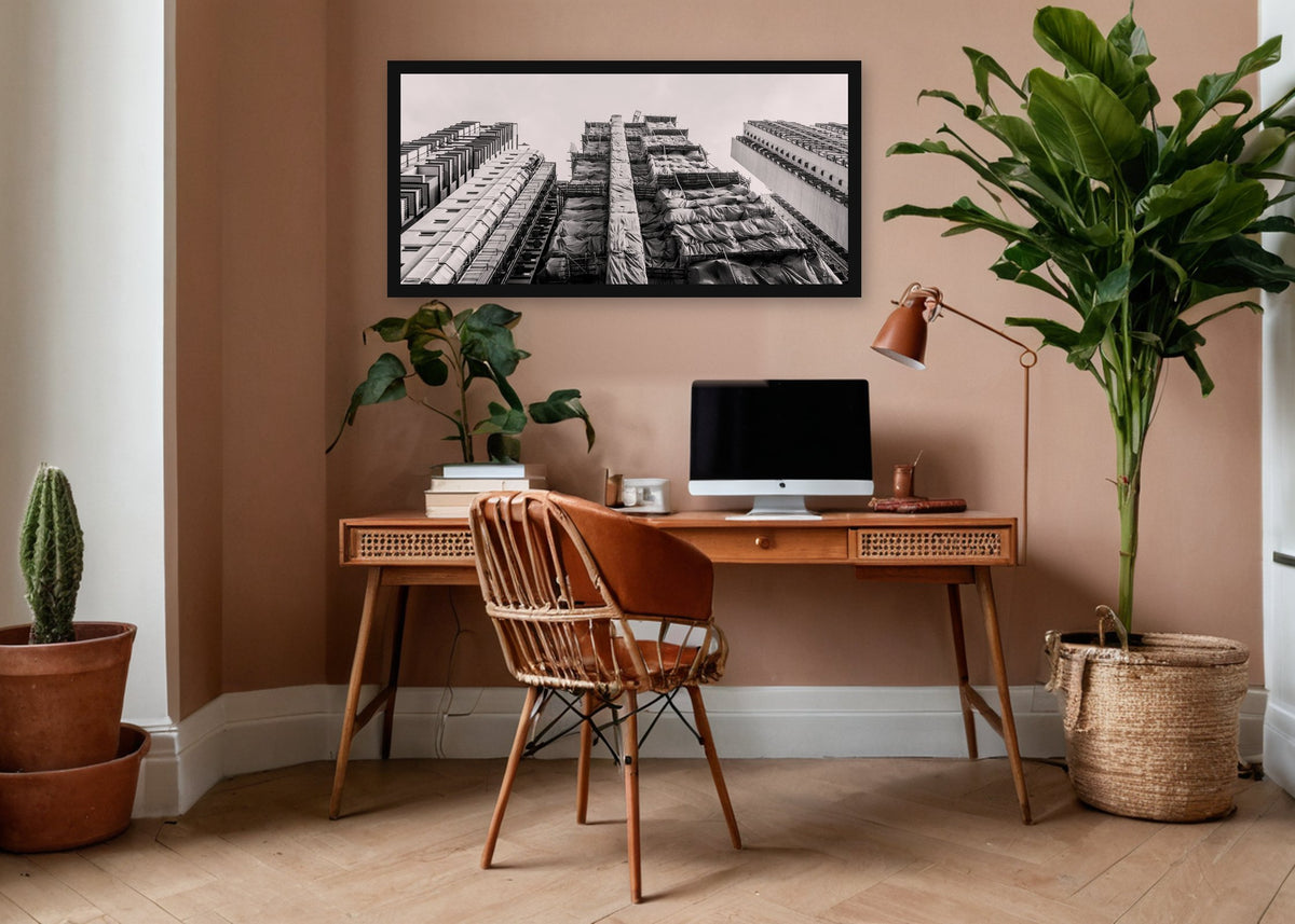 Poster Hongkong 31 ingelijst aan de muur in een kantoor