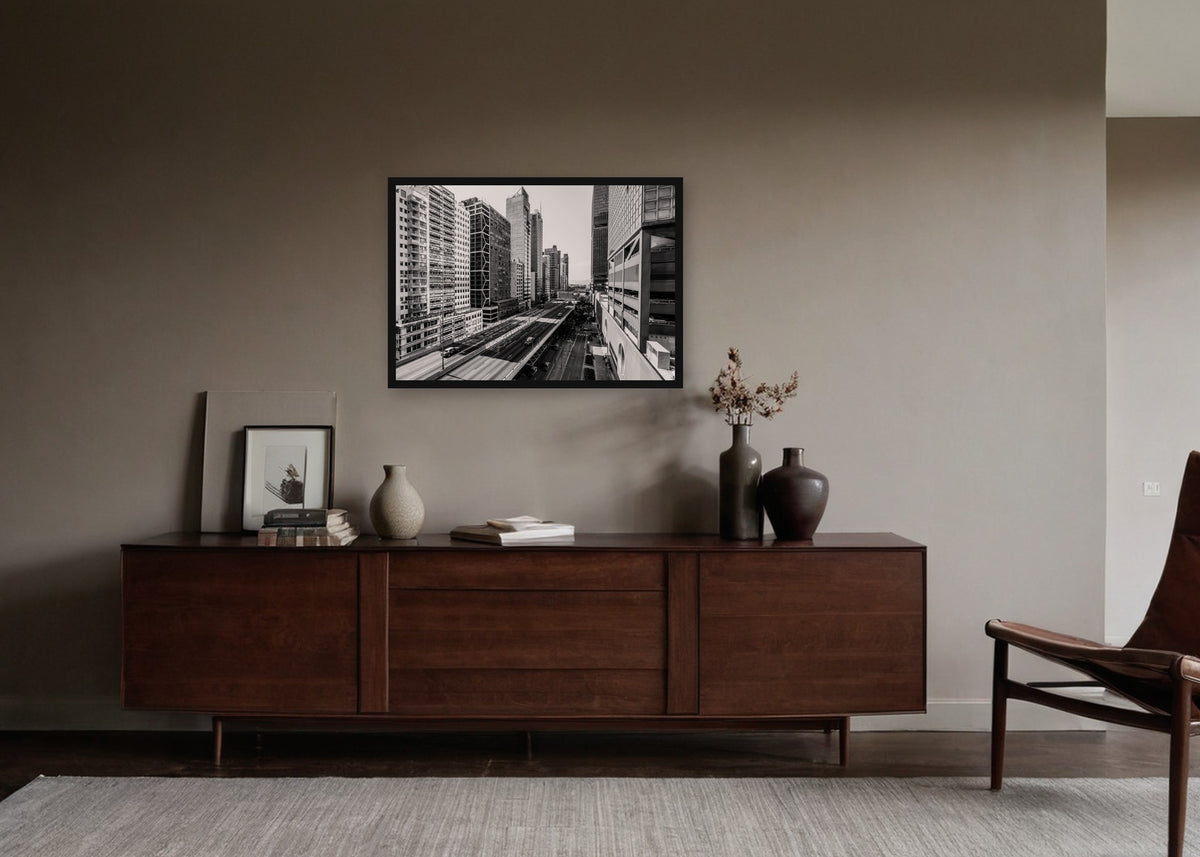 Poster Hongkong 33 ingelijst aan de muur in een woonkamer