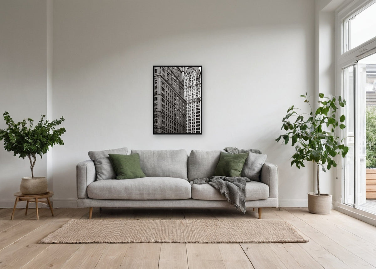 Poster New York 17 ingelijst aan de muur in een woonkamer