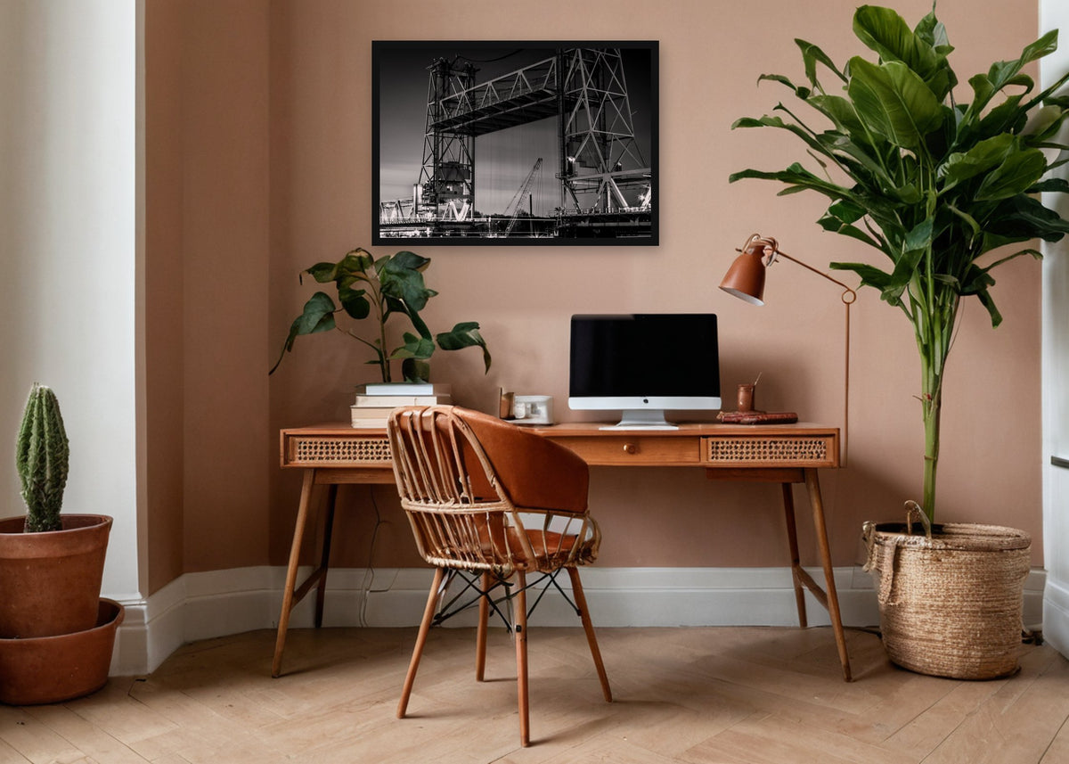 Poster Rotterdam 11 ingelijst aan de muur in een kantoor