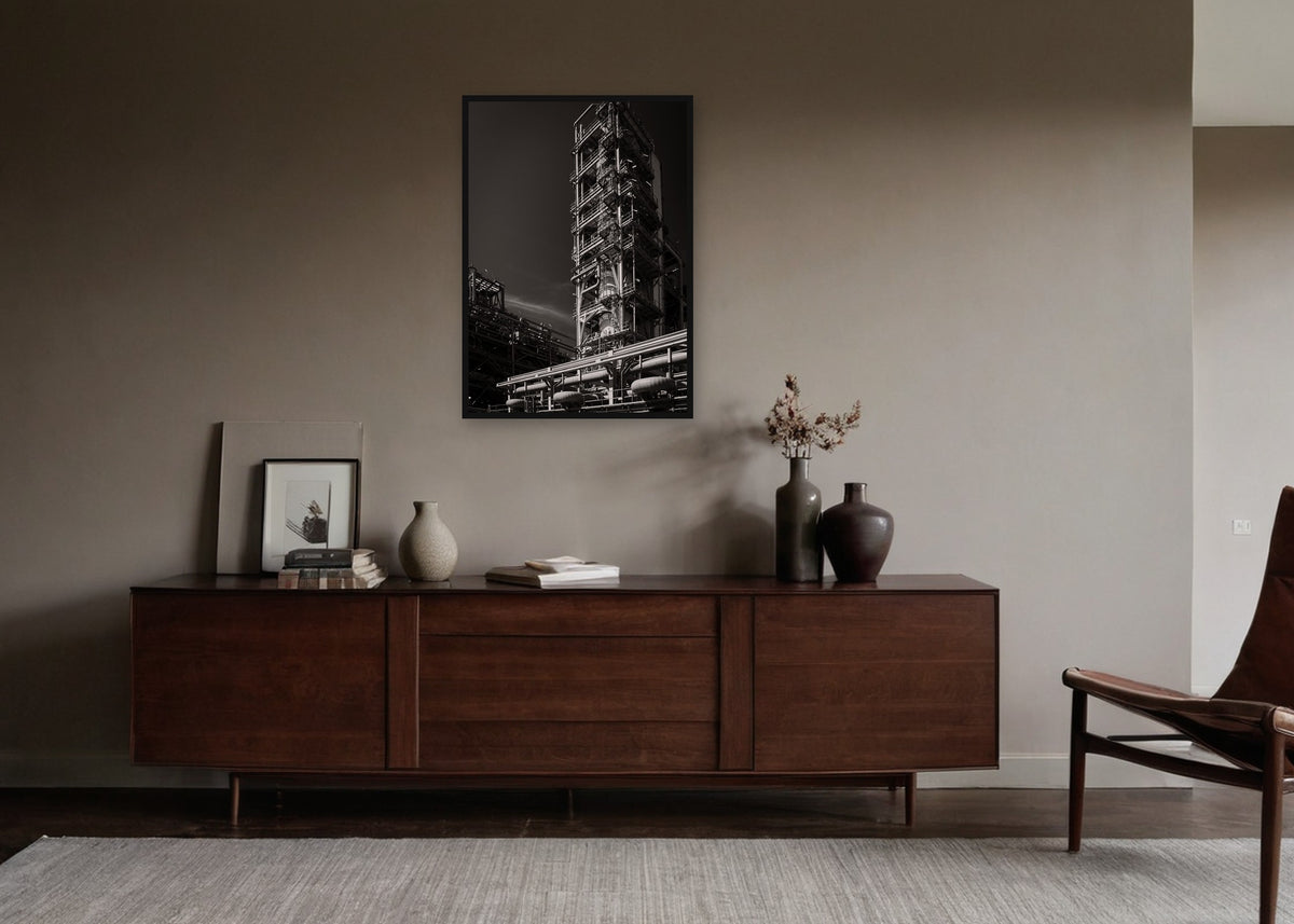 Poster Rotterdam 15 ingelijst aan de muur in een woonkamer