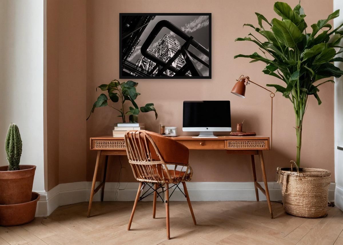 Poster Rotterdam 19 ingelijst aan de muur in een kantoor