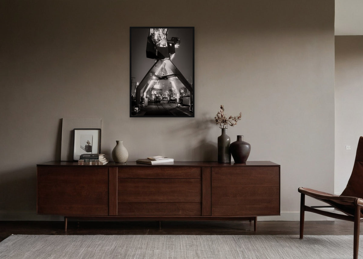 Poster Rotterdam 29 ingelijst aan de muur in een woonkamer